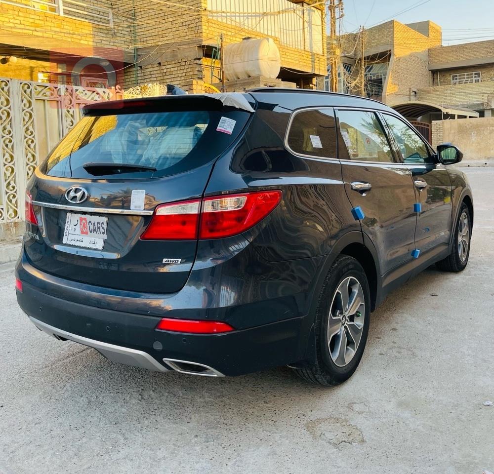 Hyundai Grand Santa Fe